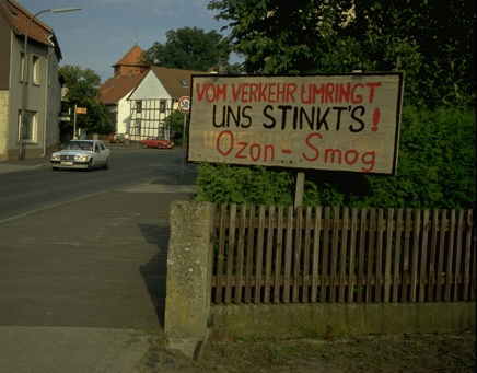 Protestschild gegen Ozonsmog!