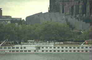 Blick auf Rhein und Dom