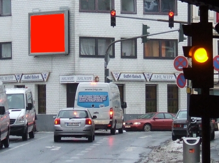 un&uuml;bersichtliche Gabelung Frankfurter Strasse - Alte Wipperf&uuml;rther Strasse